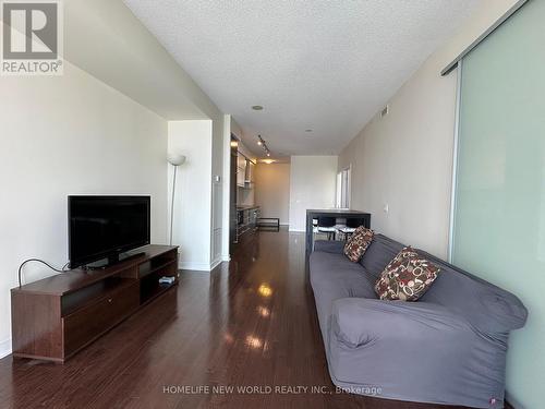 2202 - 770 Bay Street, Toronto, ON - Indoor Photo Showing Living Room