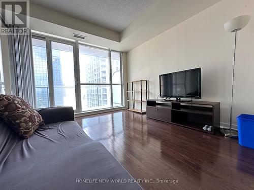 2202 - 770 Bay Street, Toronto, ON - Indoor