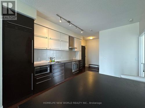 2202 - 770 Bay Street, Toronto, ON - Indoor Photo Showing Kitchen