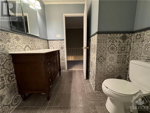 1230 Pebble Road, Ottawa, ON - Indoor Photo Showing Bathroom