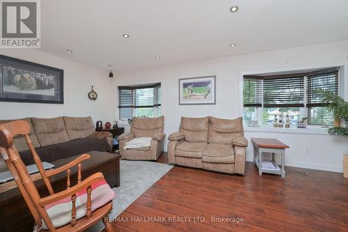 1071 Wood Street, Innisfil (Gilford), ON - Indoor Photo Showing Living Room