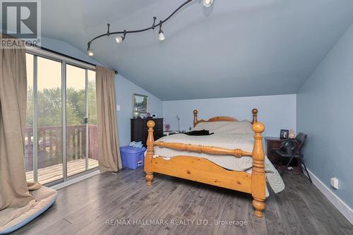 1071 Wood Street, Innisfil (Gilford), ON - Indoor Photo Showing Bedroom