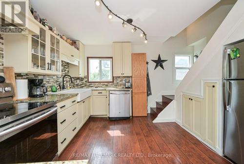 1071 Wood Street, Innisfil (Gilford), ON - Indoor Photo Showing Kitchen