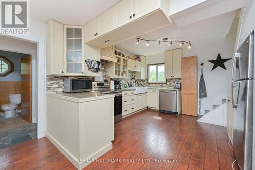 1071 Wood Street, Innisfil (Gilford), ON - Indoor Photo Showing Kitchen