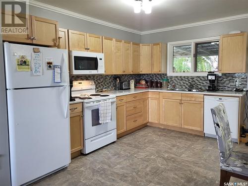 515 Railway Avenue S, Bruno, SK - Indoor Photo Showing Kitchen