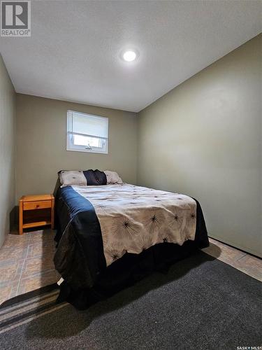 38 4Th Avenue Se, Swift Current, SK - Indoor Photo Showing Bedroom