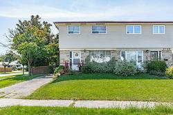 2126 Pashak Court  Mississauga, ON L5A 1H7