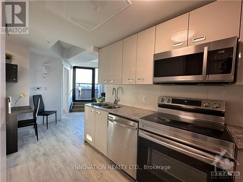 513 - 652 Princess Street, Kingston (Central City East), ON - Indoor Photo Showing Kitchen With Double Sink