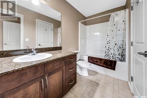 212 615 Lynd Crescent, Saskatoon, SK - Indoor Photo Showing Bathroom