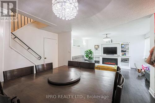 270 - 3060 Constitution Boulevard, Mississauga (Applewood), ON - Indoor Photo Showing Living Room