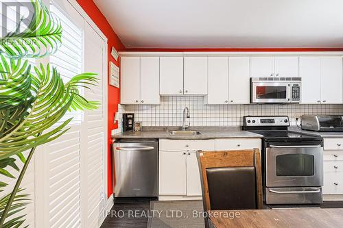 270 - 3060 Constitution Boulevard, Mississauga (Applewood), ON - Indoor Photo Showing Kitchen With Stainless Steel Kitchen