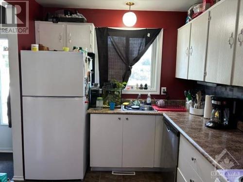 1428 Foxwell Street, Ottawa, ON - Indoor Photo Showing Kitchen