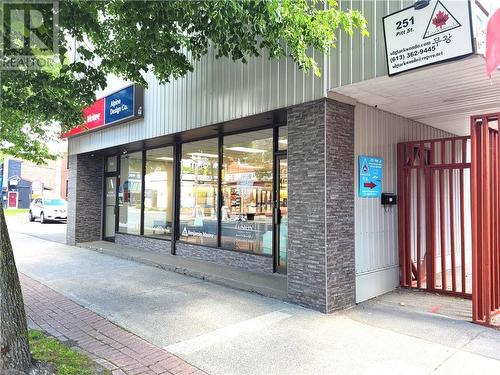 251-257 Pitt Street, Cornwall, ON - Outdoor