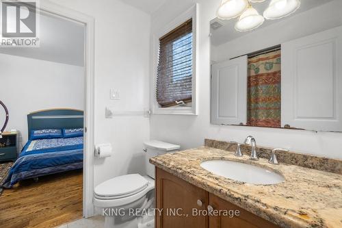 212 19Th Avenue, Richmond Hill, ON - Indoor Photo Showing Bathroom