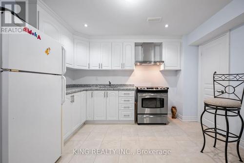 212 19Th Avenue, Richmond Hill, ON - Indoor Photo Showing Kitchen