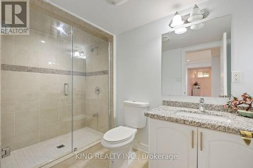 212 19Th Avenue, Richmond Hill, ON - Indoor Photo Showing Bathroom