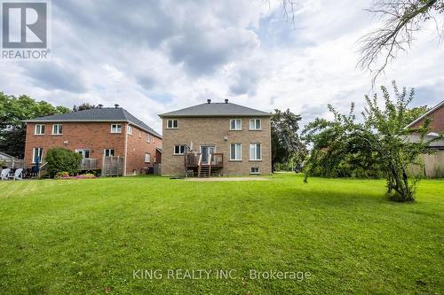 212 19Th Avenue, Richmond Hill, ON - Outdoor With Backyard With Exterior