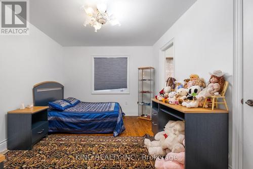 212 19Th Avenue, Richmond Hill, ON - Indoor Photo Showing Bedroom