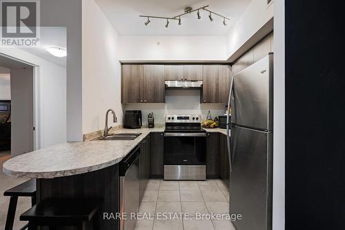 309 - 54 Koda Street, Barrie (Holly), ON - Indoor Photo Showing Kitchen With Double Sink