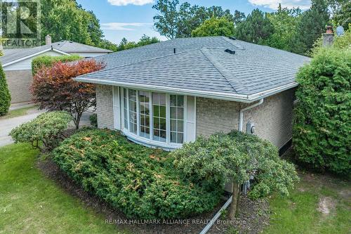 2492 Woburn Crescent, Oakville (Bronte West), ON - Outdoor