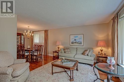 2492 Woburn Crescent, Oakville (Bronte West), ON - Indoor Photo Showing Living Room