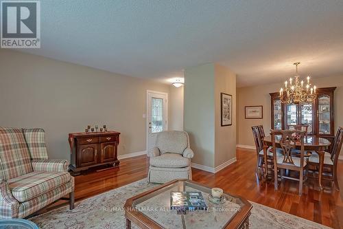 2492 Woburn Crescent, Oakville (Bronte West), ON - Indoor Photo Showing Living Room