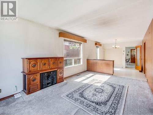 1554 Fourth  Avenue, Trail, BC - Indoor With Fireplace