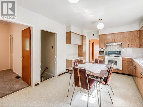 1554 Fourth  Avenue, Trail, BC - Indoor Photo Showing Kitchen With Double Sink