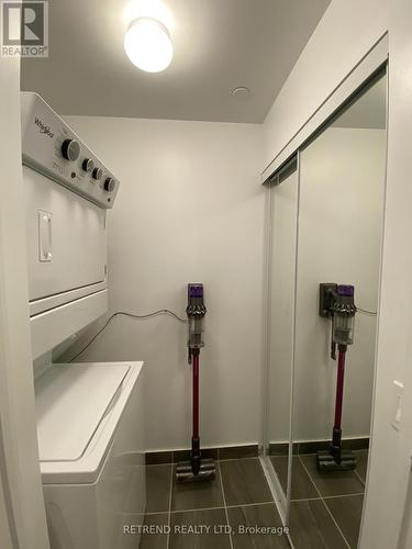 3302 - 5180 Yonge Street, Toronto, ON - Indoor Photo Showing Laundry Room