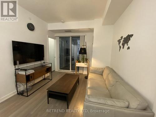 3302 - 5180 Yonge Street, Toronto, ON - Indoor Photo Showing Living Room