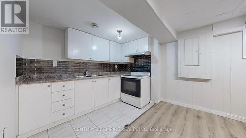 155 - 124 Dusay Place, Toronto (L'Amoreaux), ON - Indoor Photo Showing Kitchen