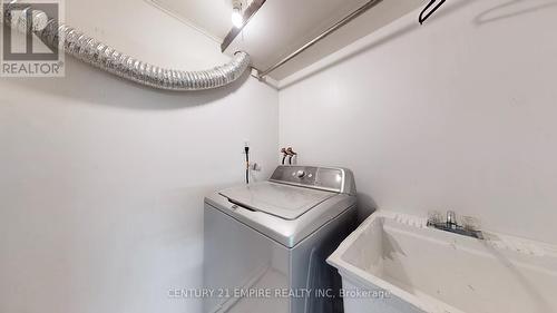 155 - 124 Dusay Place, Toronto (L'Amoreaux), ON - Indoor Photo Showing Laundry Room