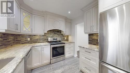 155 - 124 Dusay Place, Toronto (L'Amoreaux), ON - Indoor Photo Showing Kitchen