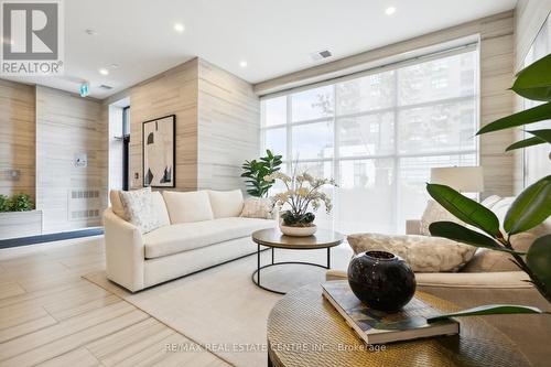 308 - 1878 Gordon Street, Guelph (Guelph South), ON - Indoor Photo Showing Living Room