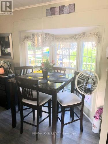 9 - 77307 Bluewater Highway, Bluewater (Bayfield), ON - Indoor Photo Showing Dining Room