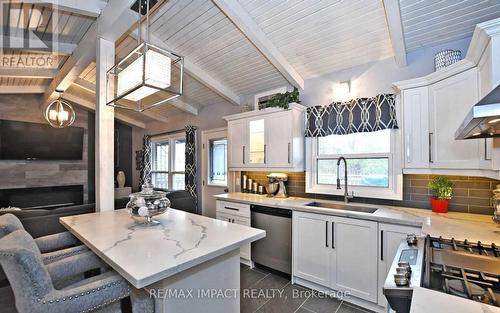 44 Brunswick Street, Oshawa (Donevan), ON - Indoor Photo Showing Kitchen