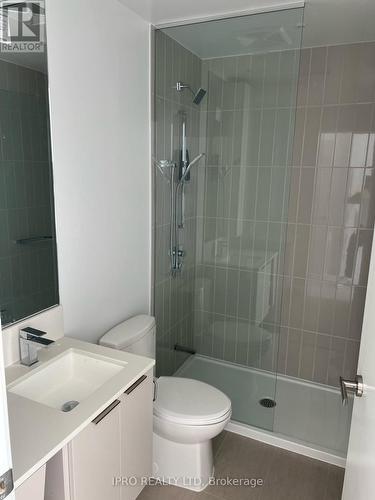 6006 - 3900 Confederation Parkway W, Mississauga, ON - Indoor Photo Showing Bathroom