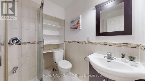 250 Bathurst Street, Toronto, ON - Indoor Photo Showing Bathroom