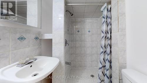 250 Bathurst Street, Toronto (Trinity-Bellwoods), ON - Indoor Photo Showing Bathroom