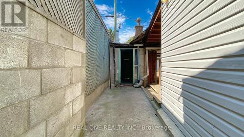 250 Bathurst Street, Toronto (Trinity-Bellwoods), ON - Outdoor