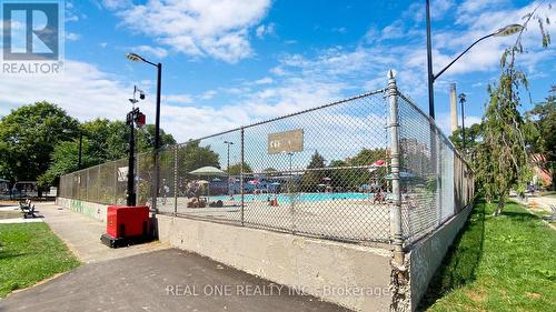 250 Bathurst Street, Toronto (Trinity-Bellwoods), ON - Outdoor