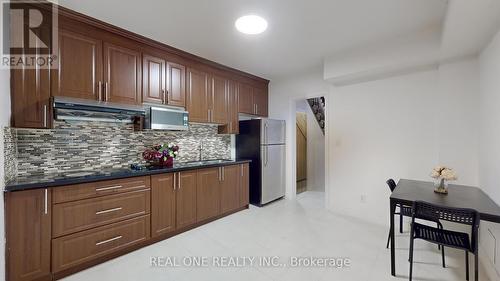 250 Bathurst Street, Toronto, ON - Indoor Photo Showing Kitchen