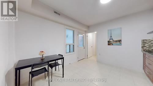 250 Bathurst Street, Toronto (Trinity-Bellwoods), ON - Indoor Photo Showing Other Room