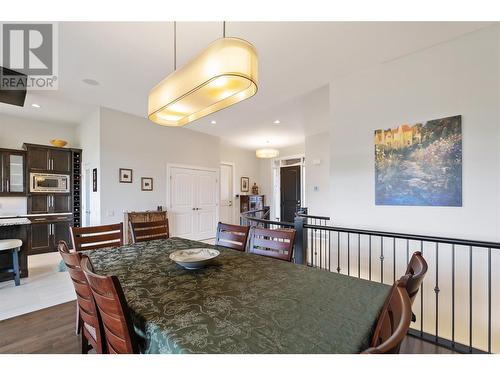 569 Harrogate Lane, Kelowna, BC - Indoor Photo Showing Dining Room