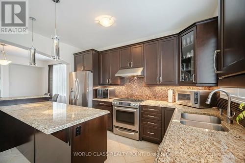 16 Birch Tree Trail, Brampton (Bram East), ON - Indoor Photo Showing Kitchen With Double Sink With Upgraded Kitchen