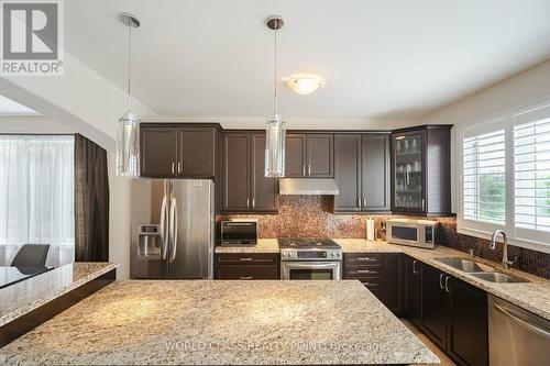 16 Birch Tree Trail, Brampton, ON - Indoor Photo Showing Kitchen With Double Sink With Upgraded Kitchen