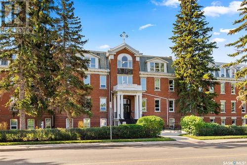 102 3225 13Th Avenue, Regina, SK - Outdoor With Facade