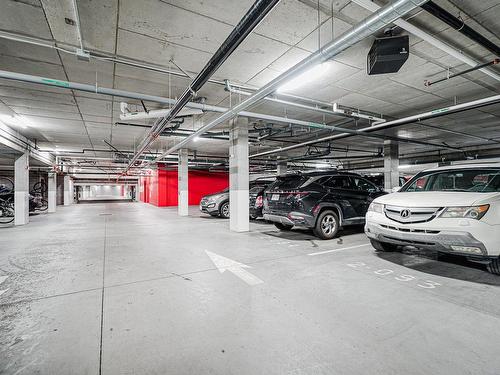 Garage - 714-200 Boul. Marcel-Laurin, Montréal (Saint-Laurent), QC - Indoor Photo Showing Garage