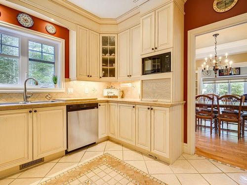 Kitchen - 500 Rue Des Rosiers, Sainte-Adèle, QC - Indoor Photo Showing Kitchen With Double Sink