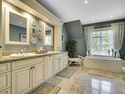 Ensuite bathroom - 